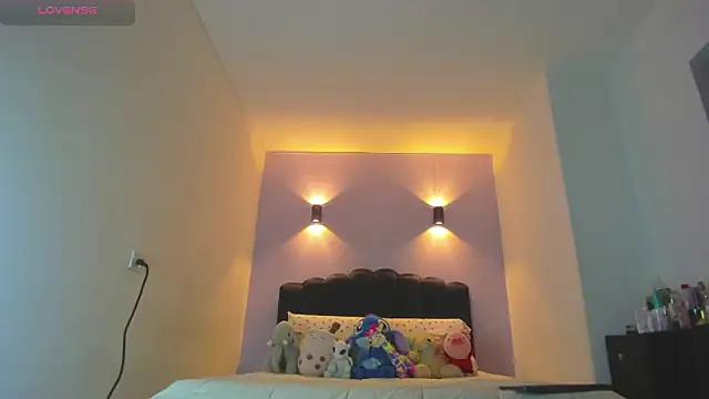 Sofia Clauss  online show from 6, 3, 2026