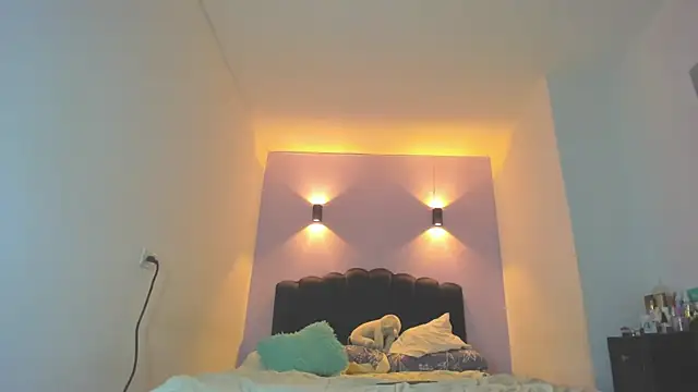 Sofia Clauss  online show from 3, 5, 2026