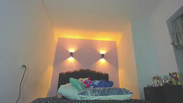 Sofia Clauss  online show from 4, 5, 2026