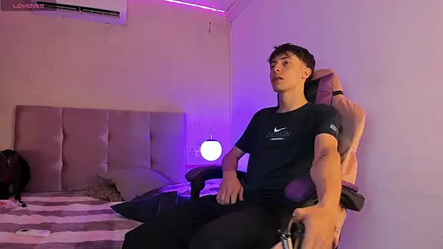 AlessandroDybala online show from 4, 3, 2025