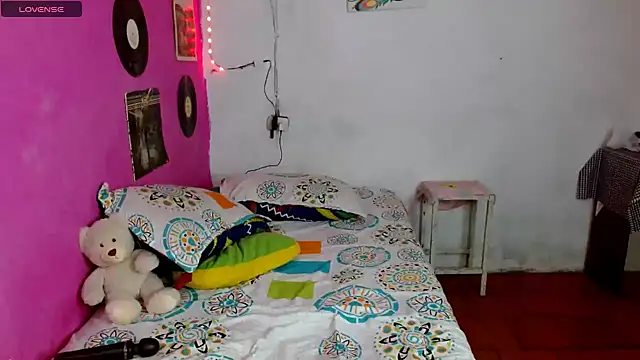 sensitive brunette online show from 16, 1, 2025