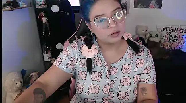 Snapshot of mollyshake1 chatting on 15, 1, 2025 mollyshake1 online show from 15, 1, 2025