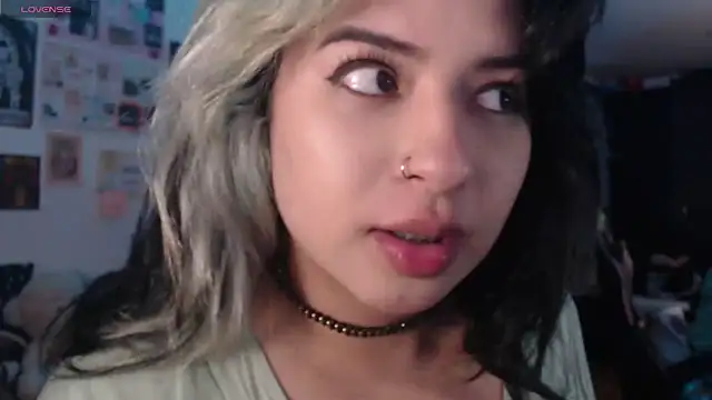 Snapshot of mollyshake1 chatting on 20, 9, 2025 mollyshake1 online show from 20, 9, 2025