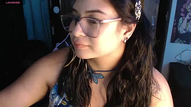 Snapshot of mollyshake1 chatting on 4, 10, 2025 mollyshake1 online show from 4, 10, 2025