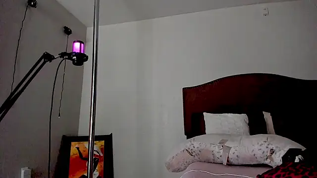 yiauana online show from 28, 10, 2025