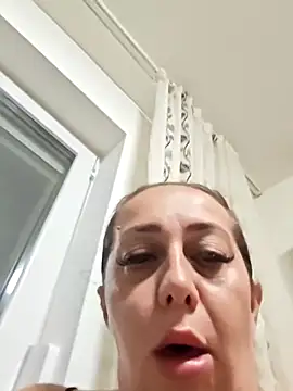 AvaLloyd online show from 11, 10, 2025