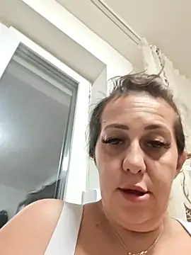 AvaLloyd online show from 29, 10, 2025