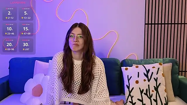 Ester Hill online show from 6, 3, 2025