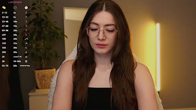 Ester Hill online show from 19, 9, 2025