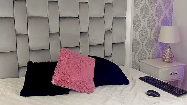 Charlotte  08 online show from 5, 11, 2025