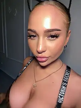 CardiSweetBaby online show from 21, 9, 2025