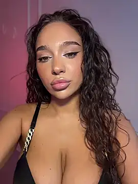 Snapshot of CardiSweetBaby chatting on 18, 5, 2026 CardiSweetBaby online show from 18, 5, 2026