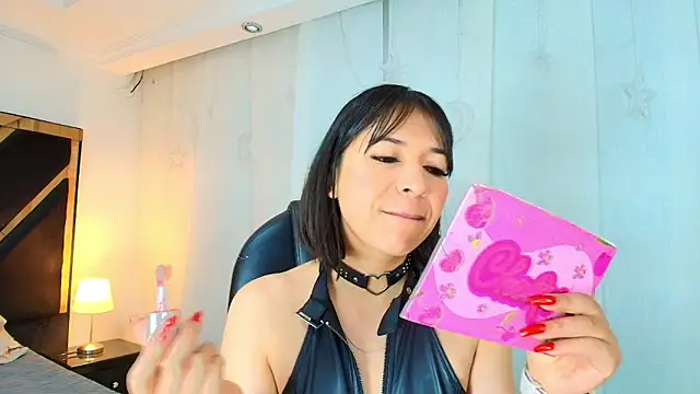 lina bedoya  online show from 18, 6, 2026
