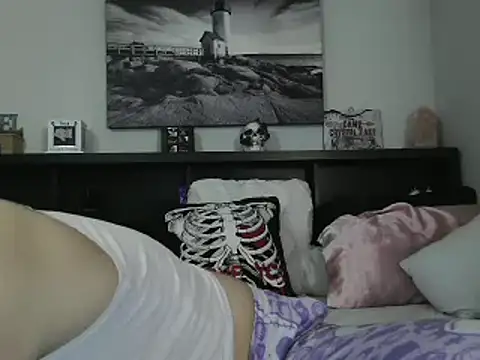 CrystalLakeXO online show from 12, 3, 2025