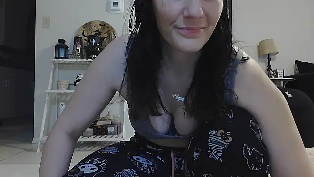 CrystalLakeXO online show from 9, 9, 2025