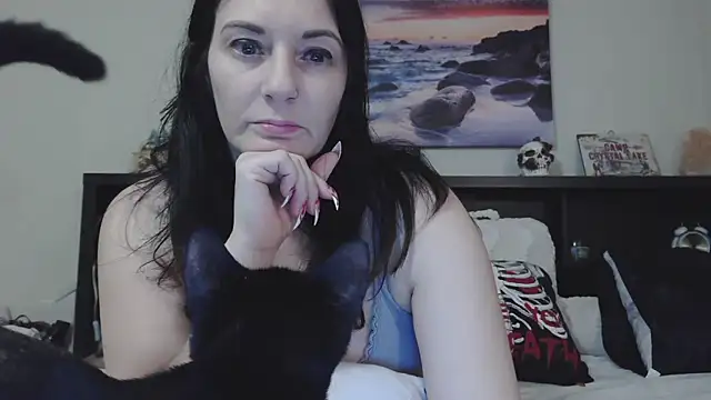 CrystalLakeXO online show from 10, 9, 2025