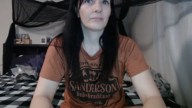 CrystalLakeXO online show from 25, 7, 2026
