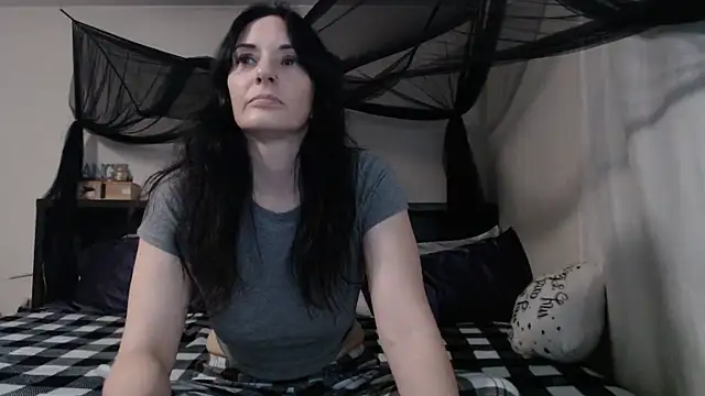 CrystalLakeXO online show from 5, 8, 2026