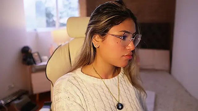 SaraParisi online show from 15, 3, 2025