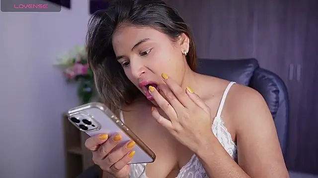 SaraParisi online show from 16, 3, 2026