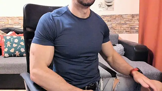 HotHunkTrainer online show from 11, 3, 2026