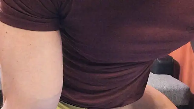 HotHunkTrainer online show from 12, 3, 2026