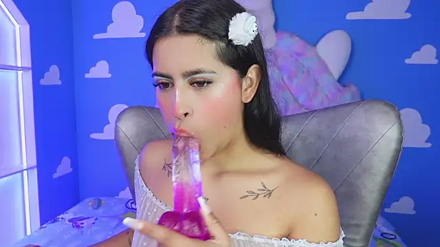 Snapshot of miss_romyna chatting on 24, 11, 2025 miss romyna online show from 24, 11, 2025