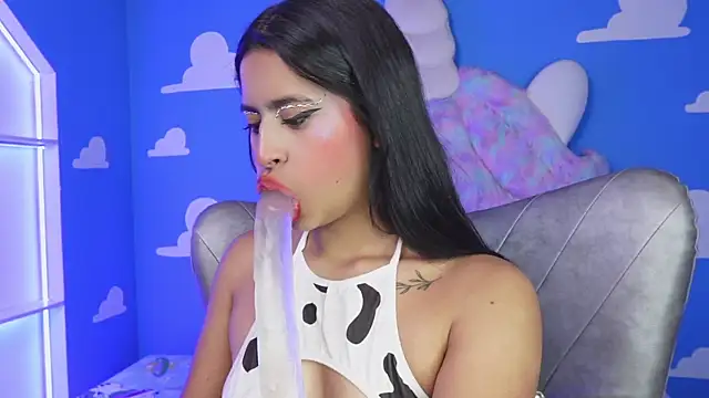 Snapshot of miss_romyna chatting on 19, 12, 2025 miss romyna online show from 19, 12, 2025