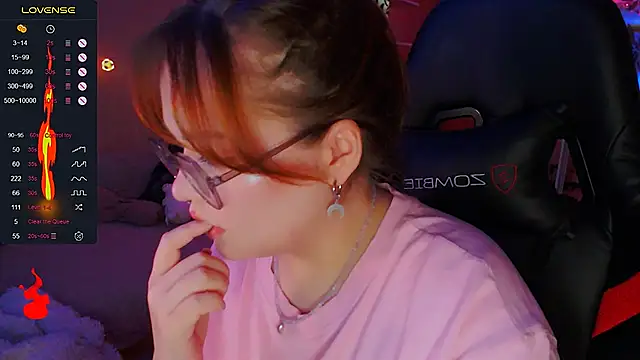 Snapshot of lala_loulou_land chatting on 2, 11, 2025 lala loulou land online show from 2, 11, 2025