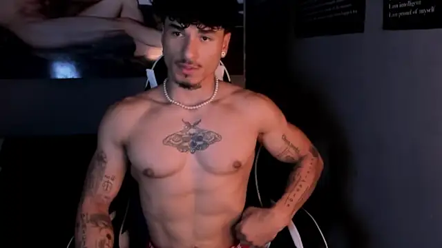 Snapshot of Thomas_Fit1 chatting on 11, 6, 2026 Thomas Fit1 online show from 11, 6, 2026