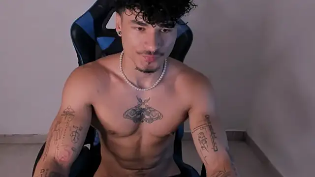 Snapshot of Thomas_Fit1 chatting on 22, 6, 2026 Thomas Fit1 online show from 22, 6, 2026