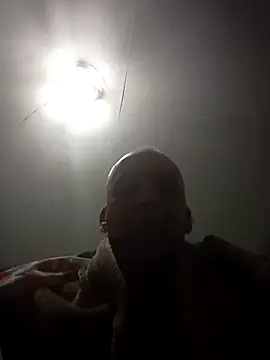 Snapshot of Xoc8_ chatting on 19, 11, 2025 Xoc8 online show from 19, 11, 2025