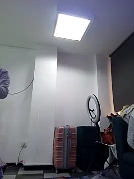 AnthonelaDuque online show from 23, 11, 2025