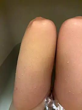 Snapshot of matu050556 chatting on 17, 11, 2025 matu050556 online show from 17, 11, 2025