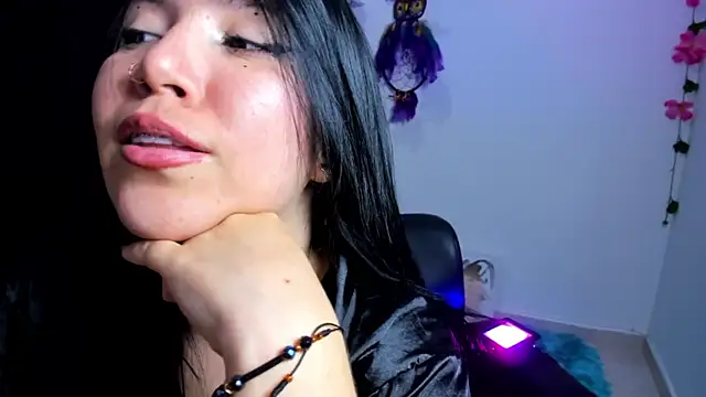 Snapshot of AilynRed chatting on 11, 1, 2025 AilynRed online show from 11, 1, 2025