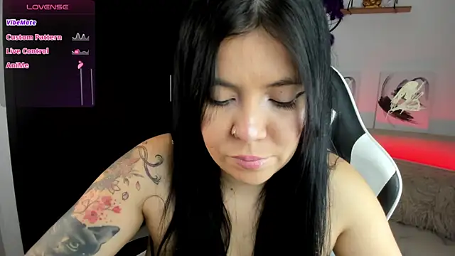 Snapshot of AilynRed chatting on 2, 10, 2025 AilynRed online show from 2, 10, 2025