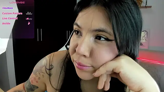 Snapshot of AilynRed chatting on 9, 10, 2025 AilynRed online show from 9, 10, 2025