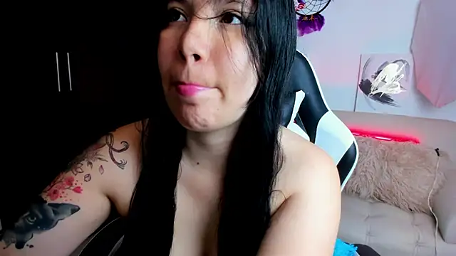 Snapshot of AilynRed chatting on 29, 11, 2025 AilynRed online show from 29, 11, 2025