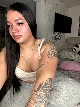 Snapshot of GemaGranadoss chatting on 15, 11, 2025 GemaGranadoss online show from 15, 11, 2025