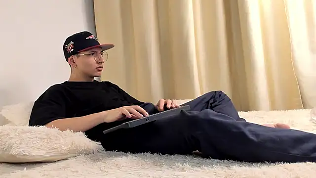 a lejandro 0 8 online show from 5, 12, 2024