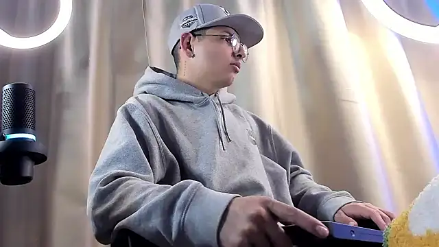 a lejandro 0 8 online show from 5, 2, 2025