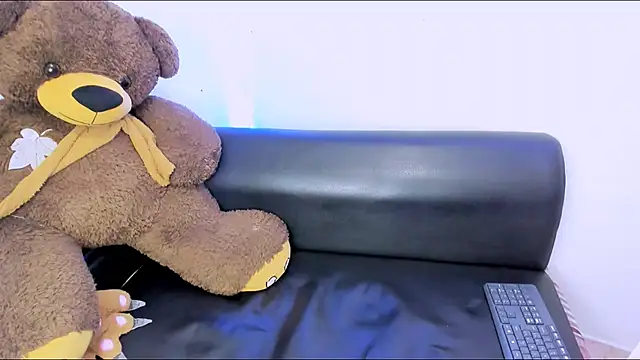 aurora mcry online show from 1, 3, 2025