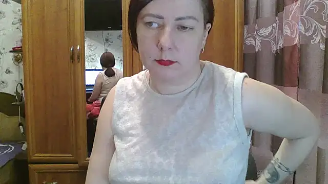 SophieNightAh online show from 1, 2, 2025