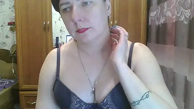 SophieNightAh online show from 13, 2, 2025