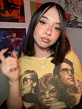 Snapshot of annbones_ch chatting on 12, 10, 2025 annbones ch online show from 12, 10, 2025