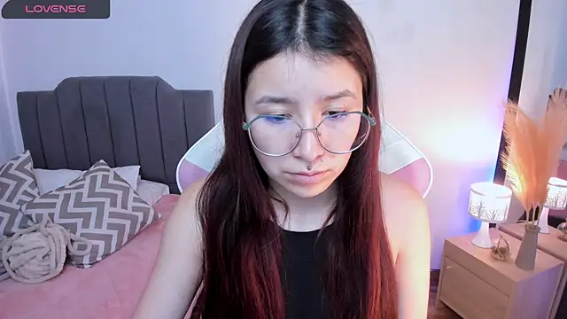 Amy joones online show from 28, 4, 2026