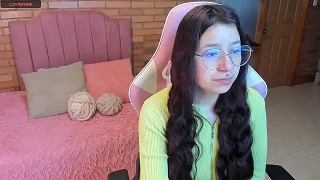 Amy joones online show from 28, 7, 2026