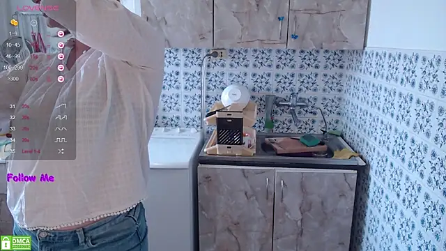 VerySweetKate111 online show from 10, 2, 2026