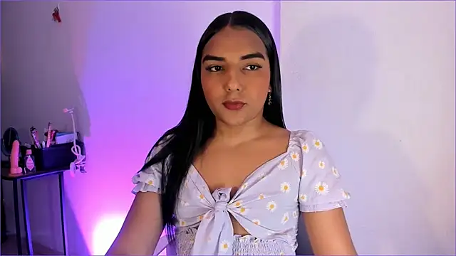 CandyLatinHott online show from 28, 6, 2026