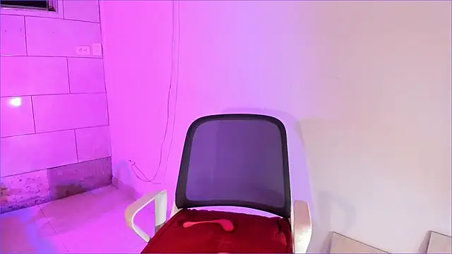CandyLatinHott online show from 14, 7, 2026